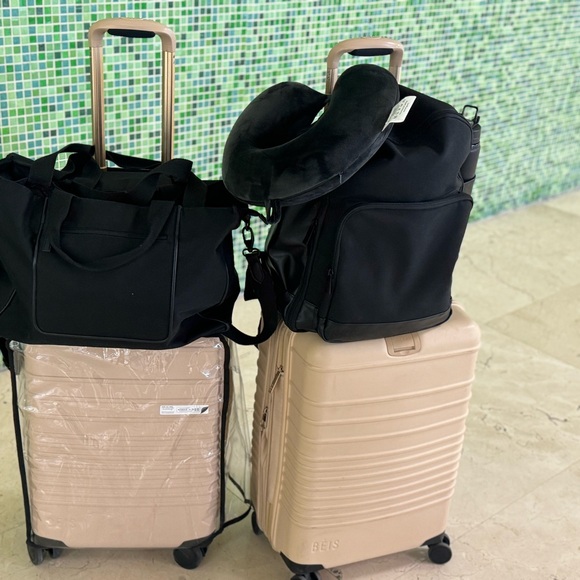 BEIS east to west tote - Picture 5 of 5